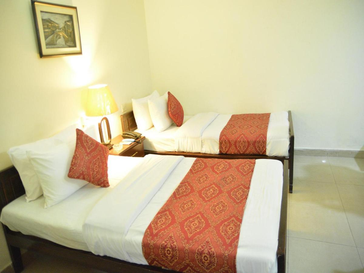 Luxury One Hotel Lahore Exterior photo